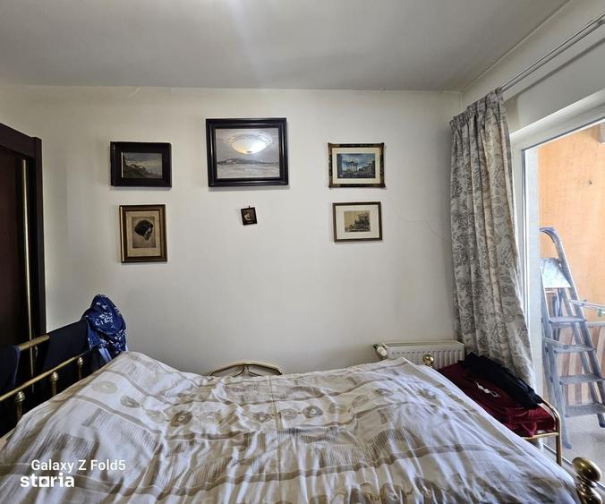 Apartament cu 4 camere semidecomandat în Nufărul