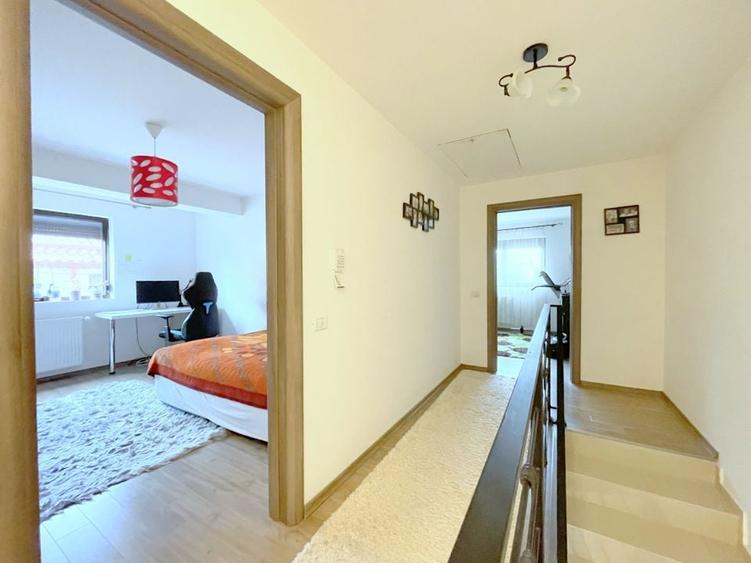 Duplex cu 4 camere cu Canalizare în Dumbrăvița