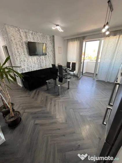 Apartament cu 3 camere semidecomandat în Apahida