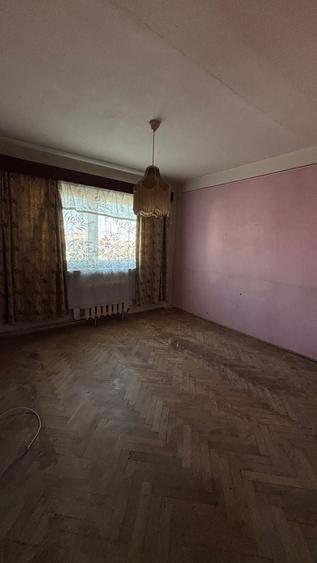 Apartament cu 3 camere decomandat în Cetate