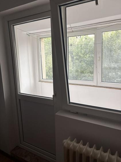 Apartament cu 3 camere decomandat în Olteniței