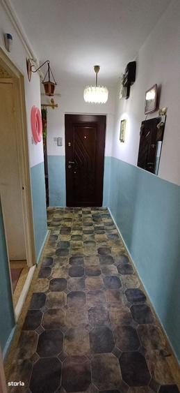 Apartament cu 3 camere decomandat în Ștefan cel Mare