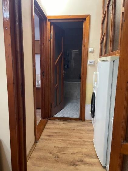 Apartament cu 2 camere semidecomandat, mobilat în Central