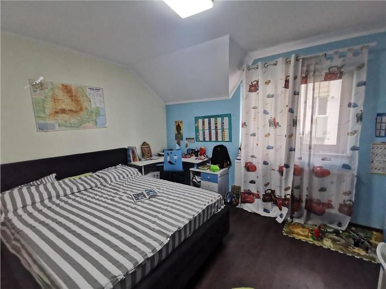 Casă individuală cu 5 camere cu Canalizare în Chiajna