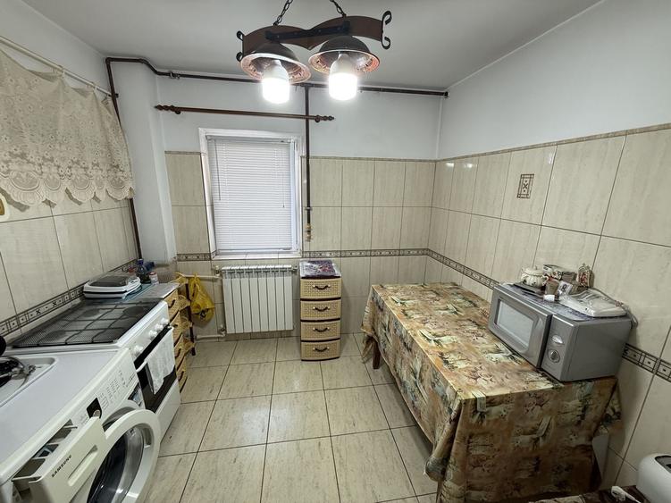 Apartament cu 4 camere decomandat, mobilat în Inel II
