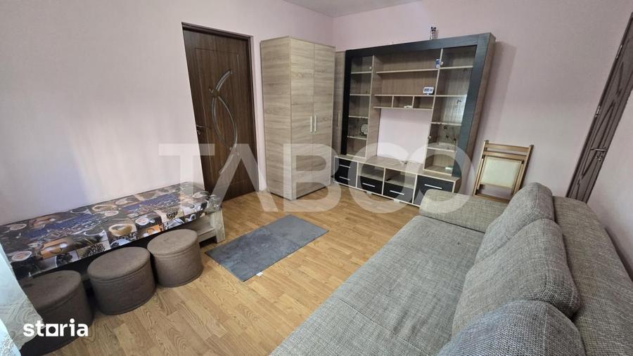 Apartament cu 2 camere semidecomandat, mobilat în Est