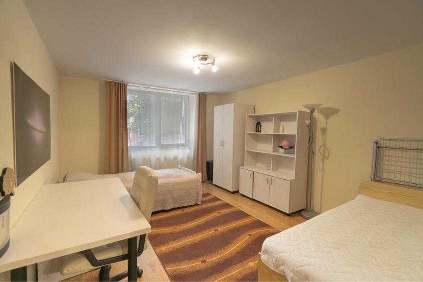 Apartament cu 3 camere decomandat în Central