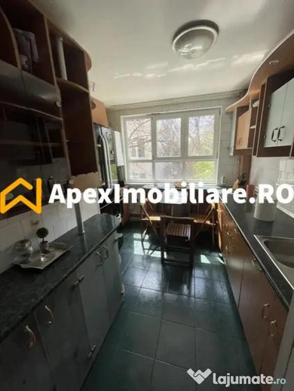 Apartament cu 3 camere decomandat în Militari