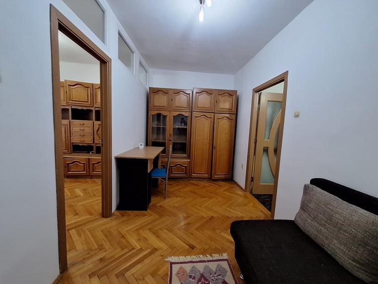 Apartament cu 2 camere nedecomandat, mobilat în Complex Studențesc