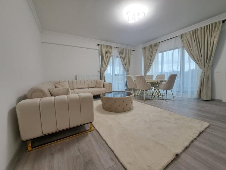 Apartament cu 3 camere decomandat, mobilat în Energia