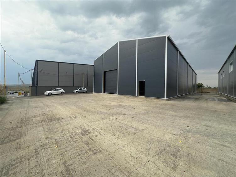 Spațiu industrial, de 585 mp, în Lețcani