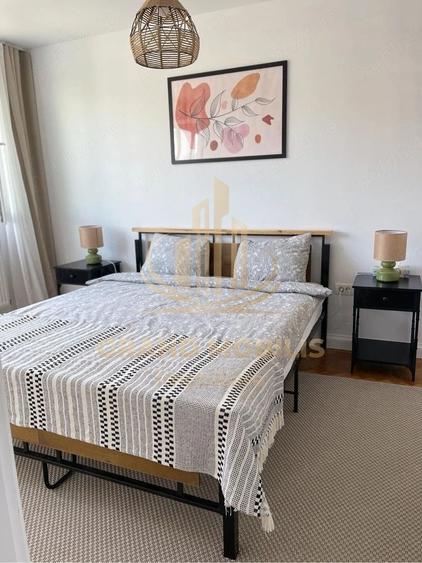Apartament cu 2 camere semidecomandat, mobilat în Central