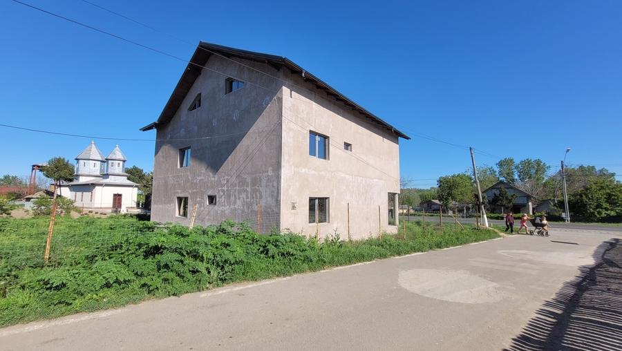 Casă cu 4 camere în Coslogeni