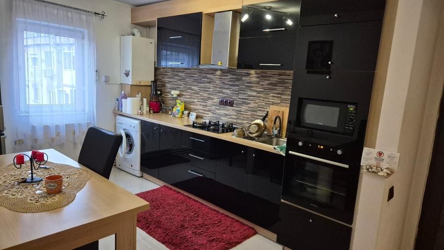 Apartament cu 3 camere decomandat în Bogdan Vodă