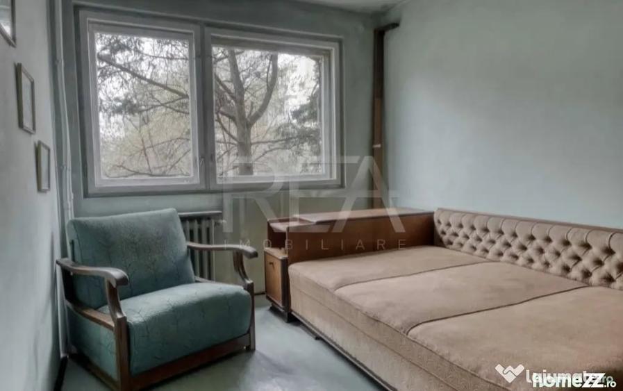 Apartament cu 3 camere semidecomandat în Gorjului