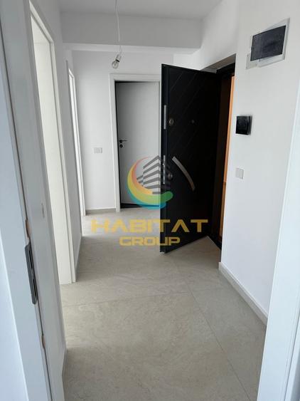 Apartament cu 3 camere semidecomandat în Berceni