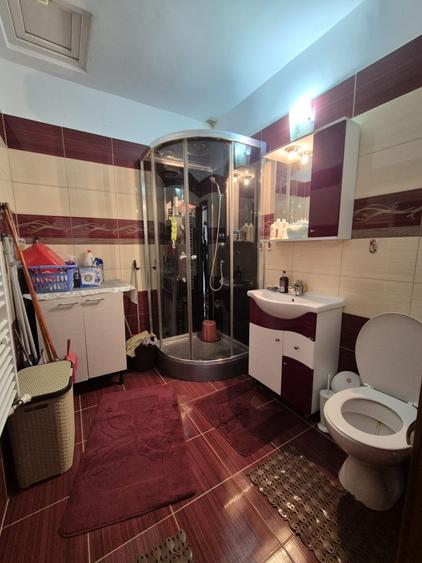 Casă individuală cu 3 camere cu Canalizare în Central