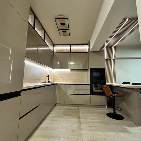 Apartament cu 3 camere decomandat în Exterior Vest