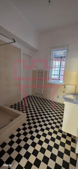 Apartament cu 5 camere în Central