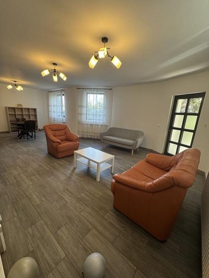 Casă cu 4 camere cu Teren 250 Mp în Central