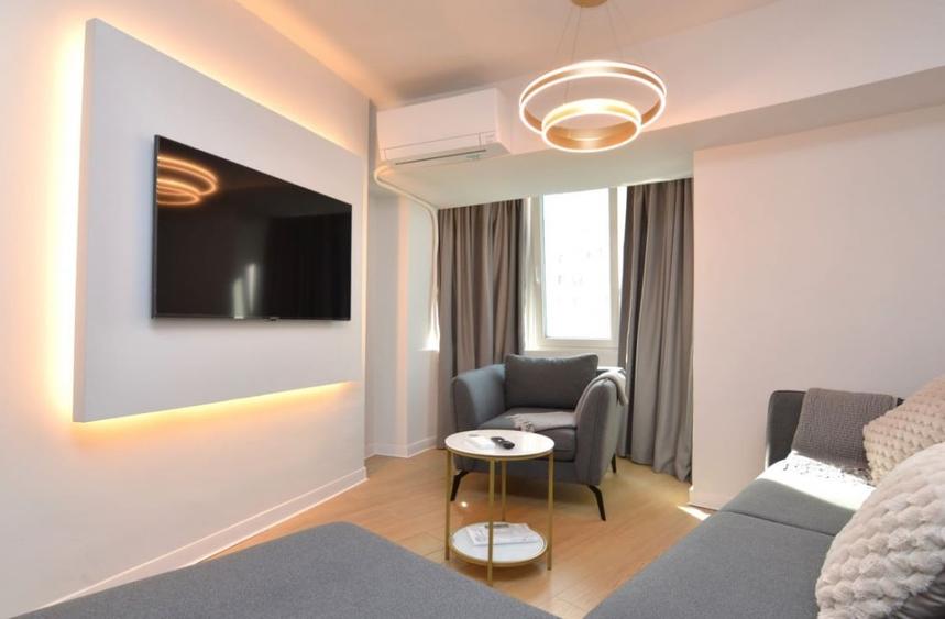 Apartament cu 3 camere decomandat, mobilat în Unirii