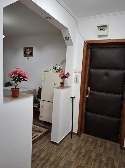 Apartament cu 4 camere decomandat în Central