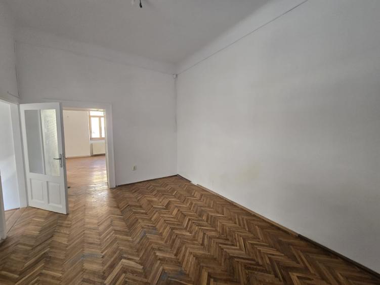 Birou, de 150 mp, în Central