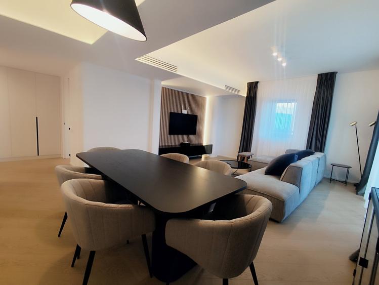Apartament cu 3 camere decomandat în Cotroceni