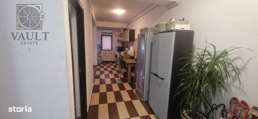 Apartament cu 3 camere decomandat, mobilat în Haliu