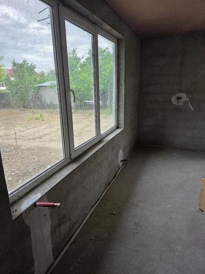 Casă cu Teren 1200 Mp în Schela