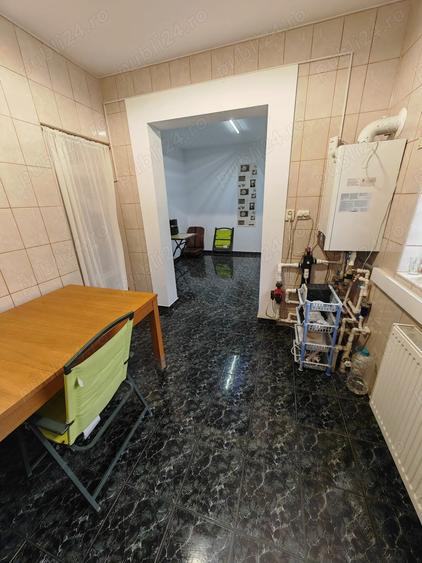 Casă cu Teren 200 Mp în Central