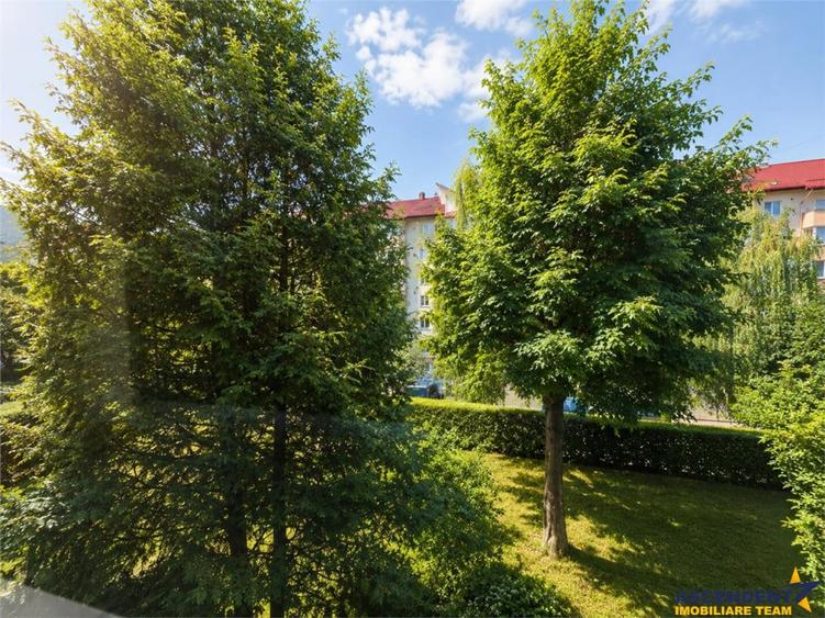 Apartament cu 3 camere decomandat în Noua