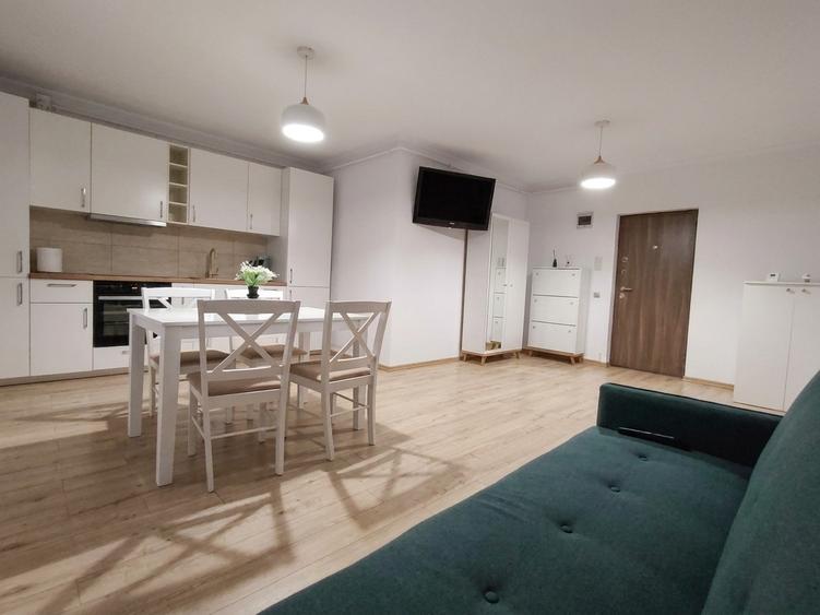 Apartament cu 2 camere semidecomandat, mobilat în Florești — fotografia 1