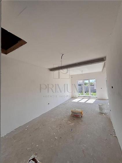 Duplex cu 3 camere cu Teren 250 Mp în Moșnița Veche