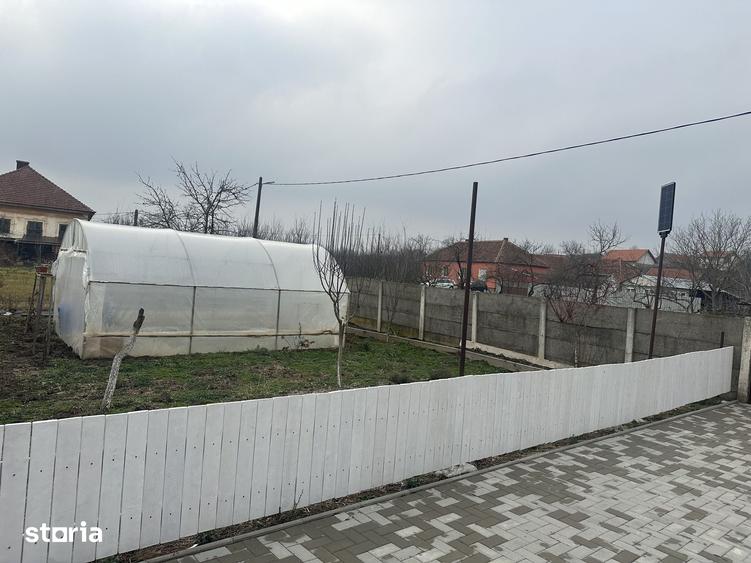 Casă cu 5 camere cu Teren 3885 Mp în Vermeș