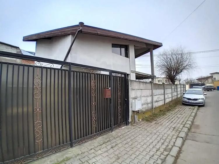 Casă cu 3 camere cu Canalizare în Chitila