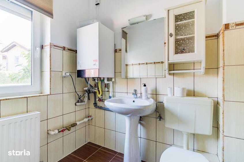 Casă cu 4 camere decomandat în Central