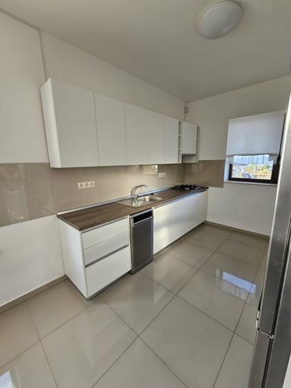 Duplex cu 4 camere cu Teren 300 Mp în Europa