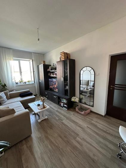 Apartament cu 2 camere decomandat în Aeroport