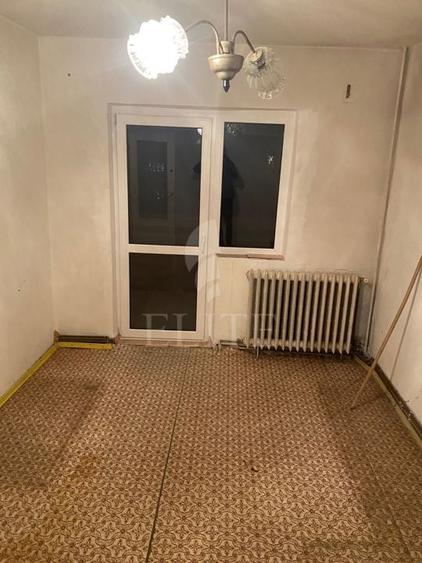 Apartament cu 3 camere decomandat în Zorilor