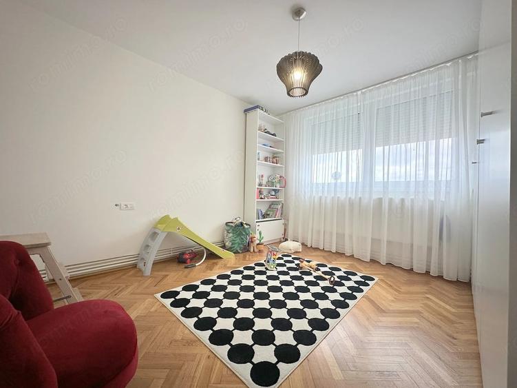 Apartament cu 3 camere decomandat în Ultracentral
