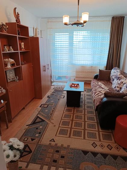 Apartament cu 2 camere semidecomandat în Est