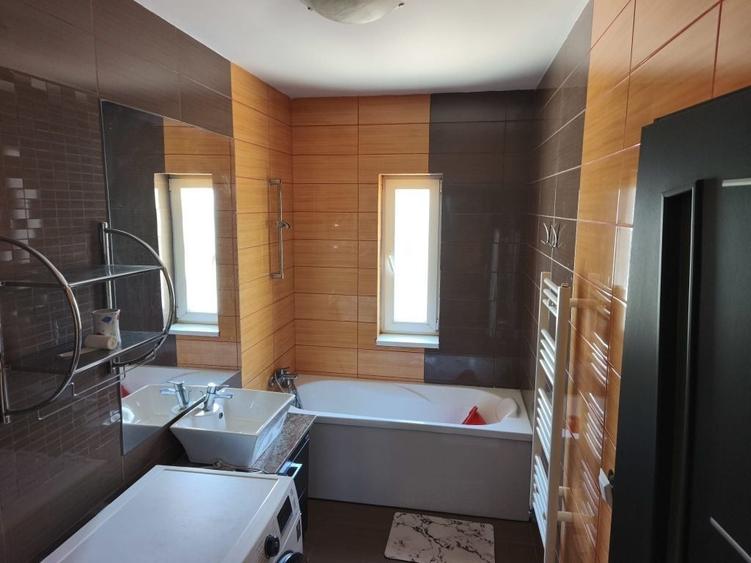 Apartament cu 2 camere decomandat în Bucium