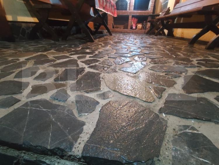 Casă individuală cu 4 camere cu Canalizare în Horpaz