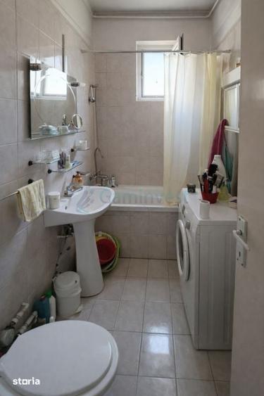 Apartament cu 3 camere decomandat în Decebal
