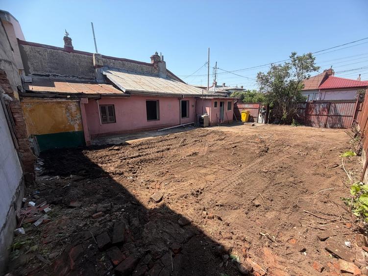 Teren Construcții intravilan de 200 mp, în Rahova