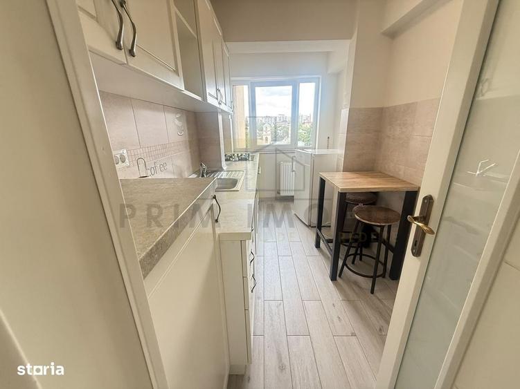 Apartament cu 2 camere decomandat în Hala Centrală