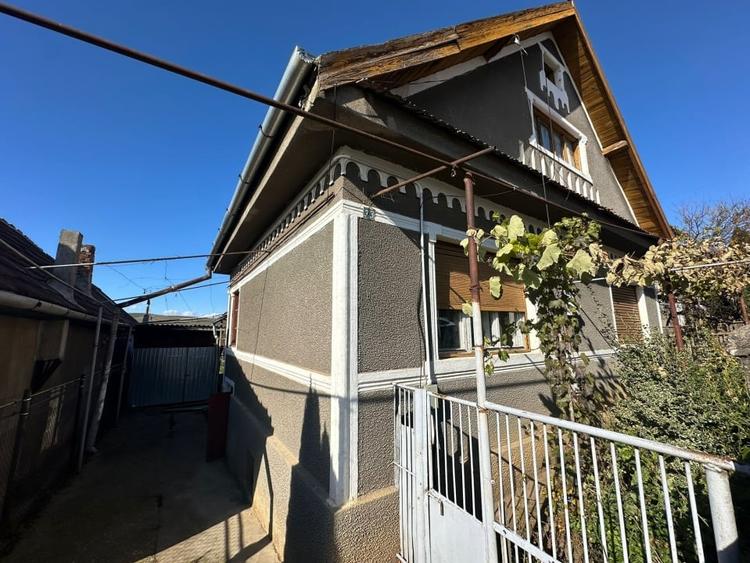 Casă individuală cu 2 camere cu Teren 477 Mp în Blaj