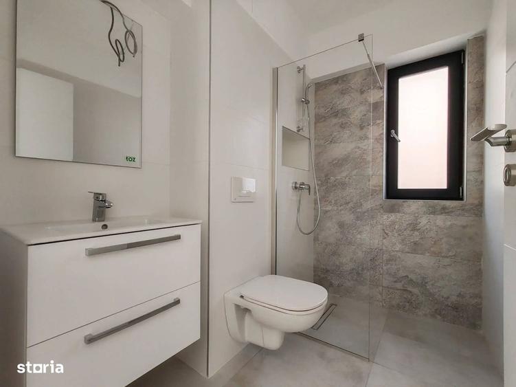 Apartament cu 3 camere decomandat în Romană