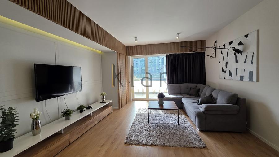 Apartament cu 2 camere semidecomandat, mobilat în Central